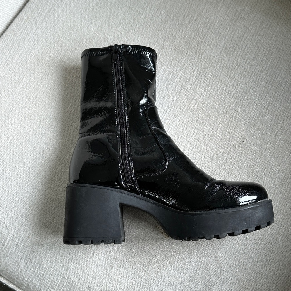 Call it Spring Boots - Picture 3 of 3